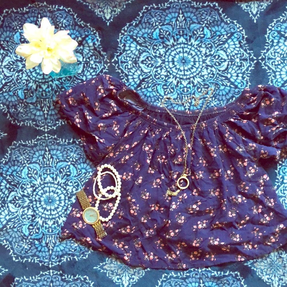 Adorable Southern belle style crop top